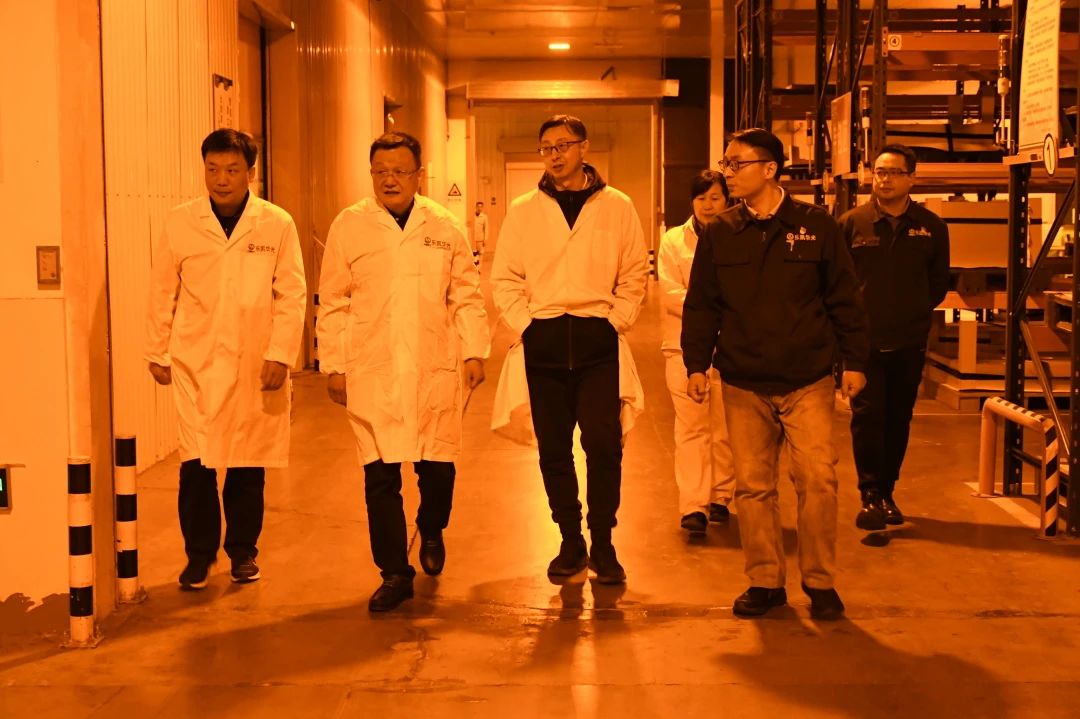 中国乐凯副总经理张涛到中国科技有限公司检查工作慰问一线员工